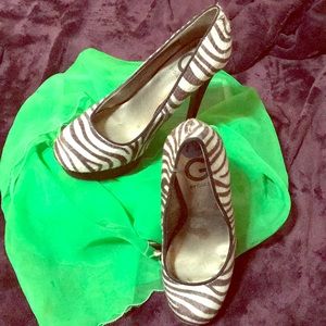 Black and white zebra style heels size 7 1/2